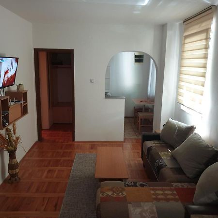 City Center Apartment 1 Ni Dış mekan fotoğraf